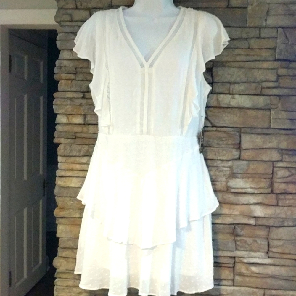 💚💚 White Express Dress size medium petite